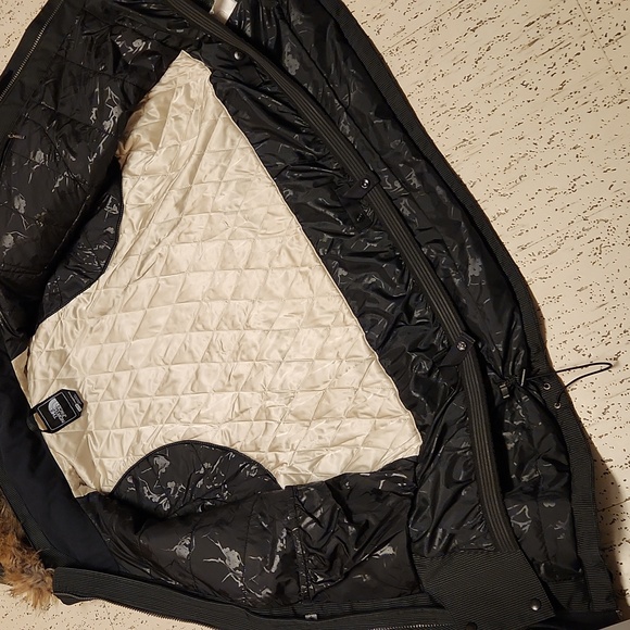 The North Face Pin Striped Full Zip Winter Jacket With Fur Hood - Picture 8 of 12